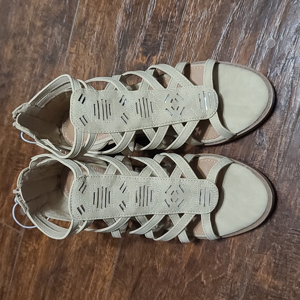 Justice sandals